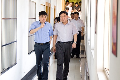 2012年7月5日，時(shí)任嘉興市委書記李衛(wèi)寧一行調(diào)研公司黨建工作